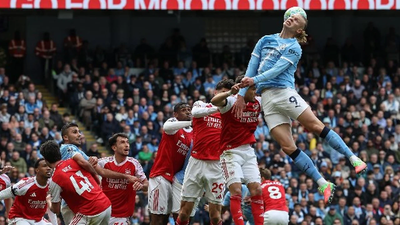 المباريات المتبقية بالكامل.. من يحسم مسار لقب الدوري الإنجليزي الممتاز بين أرسنال ومانشستر سيتي؟